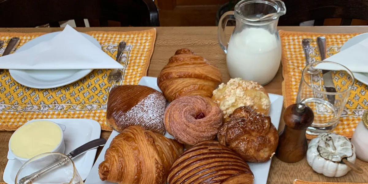 Brunch à Bordeaux à bord de la Péniche Tango